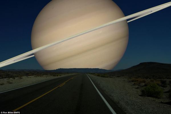 What if we had a planet instead of a Moon? Saturn